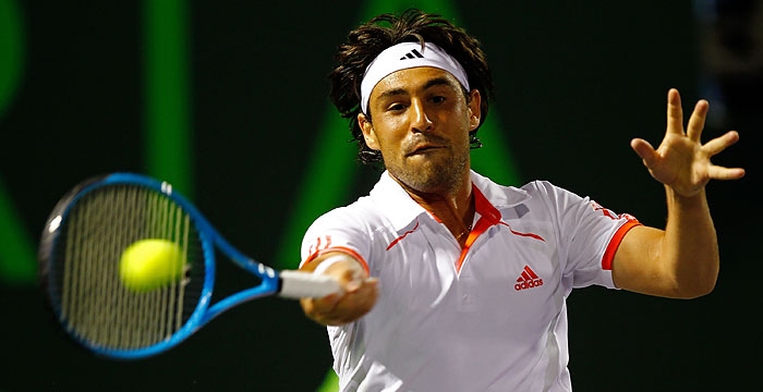 ÎŸ ÎœÎ¬ÏÎºÎ¿Ï‚ ÏƒÎ·Î¼ÎµÎ¹ÏŽÎ½ÎµÎ¹ Ï„Î·Î½ Ï€ÏÏŽÏ„Î· Ï„Î¿Ï… Î½Î¯ÎºÎ· ÏƒÎµ Î³Î®Ï€ÎµÎ´Î¿ Clay